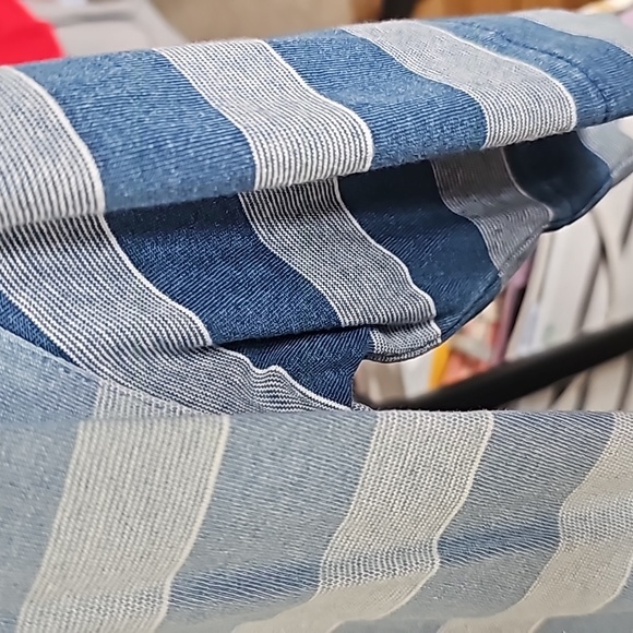 Madewell tee, xxs, blue striped, great quality - Picture 3 of 4